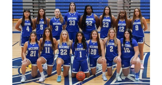 (Front row from left): Berta Concernau Vert, Mar Molina-Munoz, Brooklyn Gurbiel-Karemaker, Nevaeh Lucero, Miah Wren, Marissa Evans, Delaney Myers. (Back row): Ada Yeung, Brylee Minnick, Anastasia Labelle-Piskor, Claudia Serrador, Stephanie Nnabuihe, Paula Sanchez Rodriguez, Tracey Senga, Iraia Aduriz Marquez.